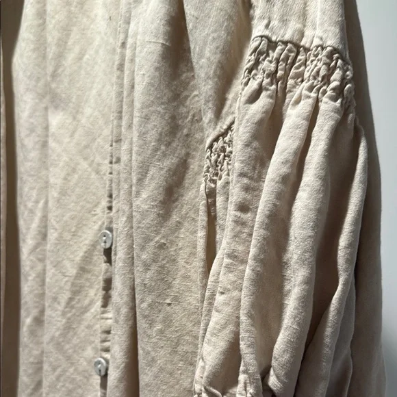 Women's Cream Button-Up Top - Picture 3 of 4